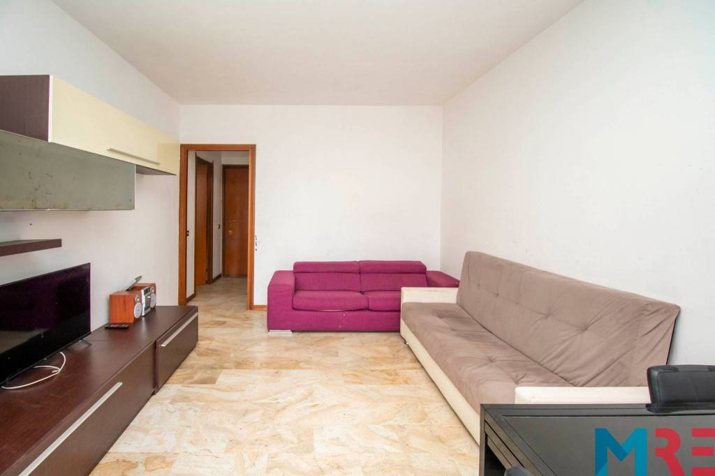 Appartamento in vendita a Roma via Laurentina, 722