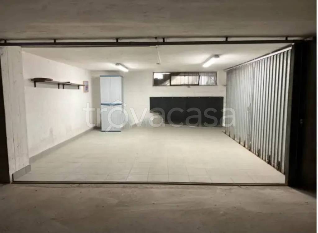 Garage in vendita ad Alba Adriatica via Versilia
