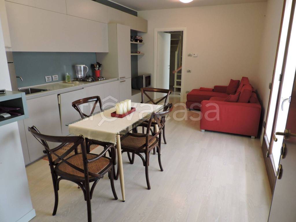 Appartamento in in vendita da privato a Villasanta via Padre Dino Beretta, 4