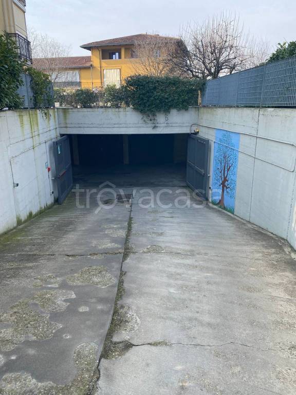 Garage in vendita a Nichelino viale Giacomo Matteotti, 24