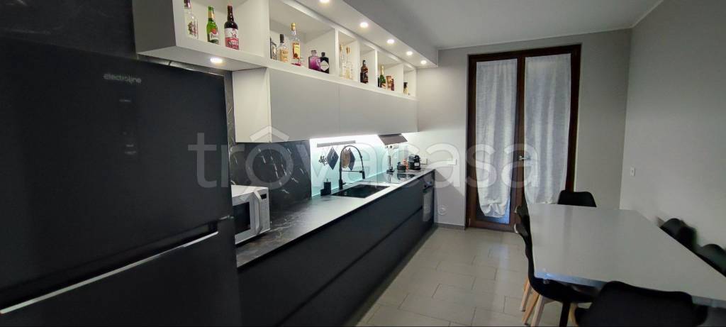 Appartamento in in vendita da privato a Solbiate Arno via Caronno Varesino, 28