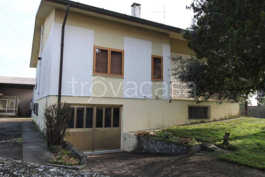 Villa in vendita a Gonars via Nazario Sauro, 55
