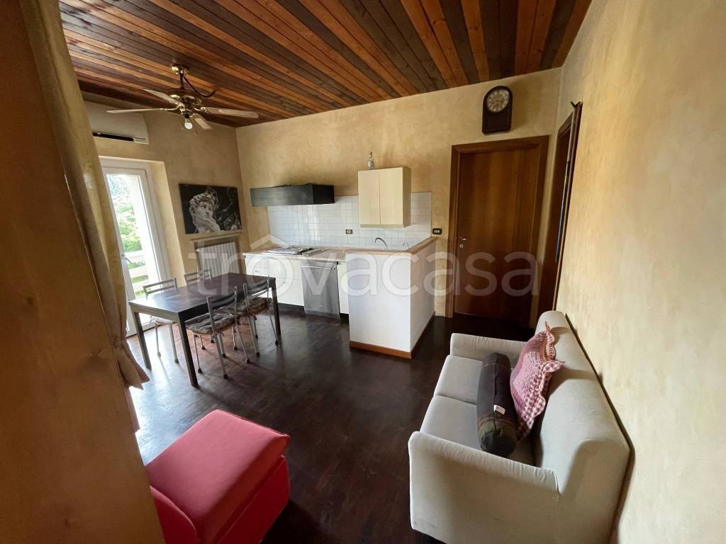 Appartamento in in affitto da privato a Desenzano del Garda viale Guglielmo Marconi, 101