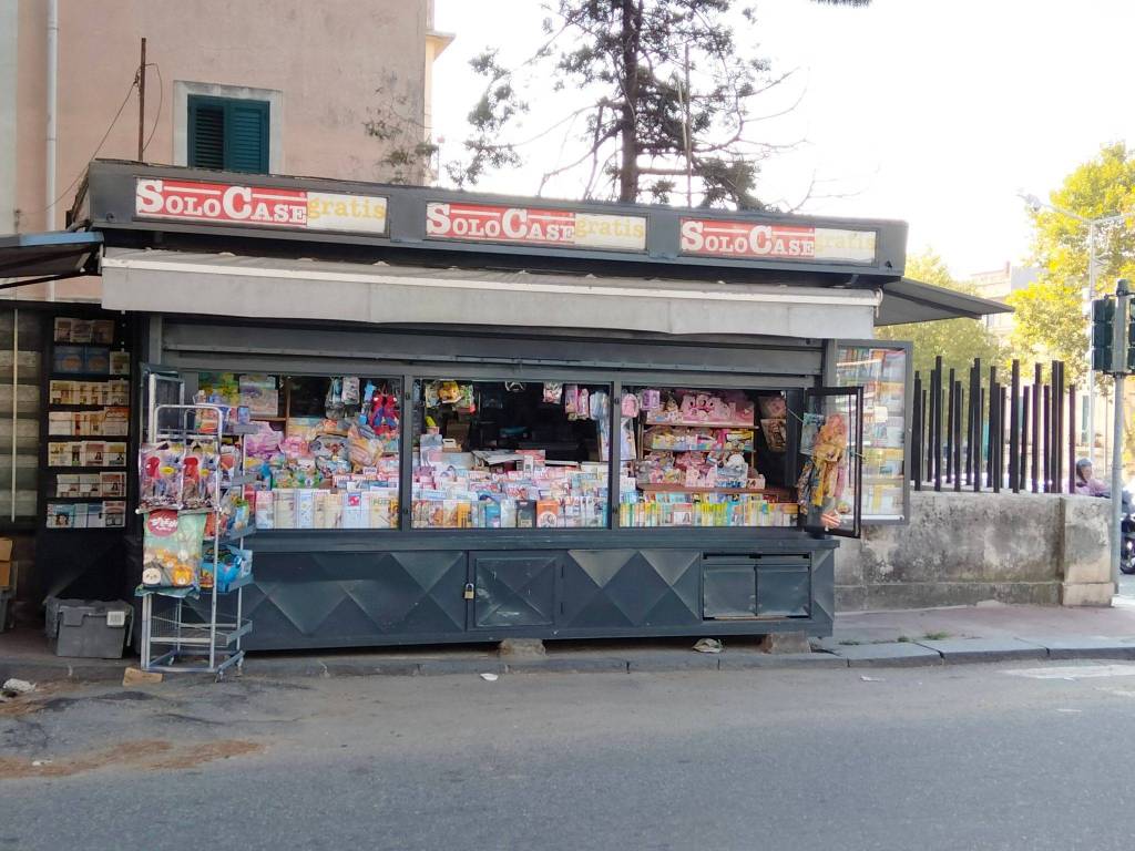 Edicola in in vendita da privato a Messina viale Regina Elena, 24