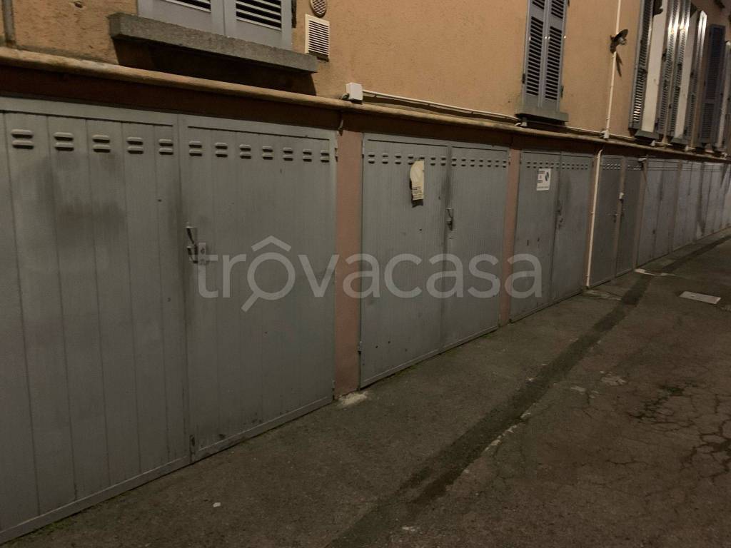 Garage in vendita a Parma via Emilia Est, 55