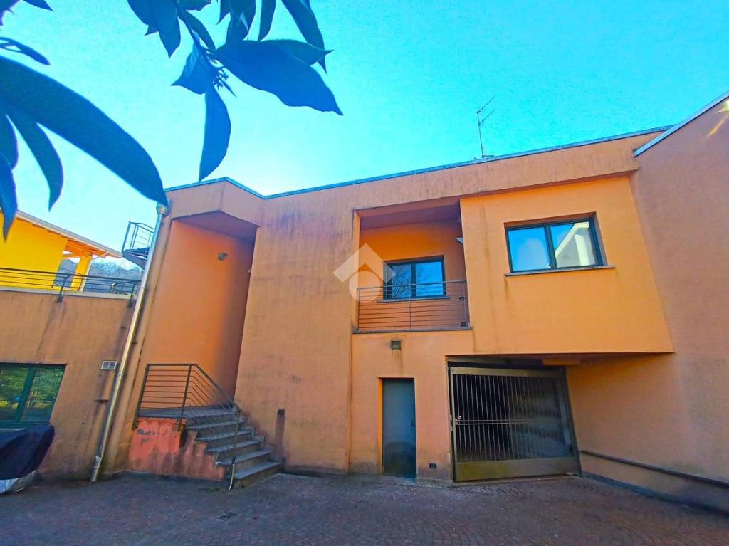 Villa Bifamiliare in vendita a Como via Carso, 54
