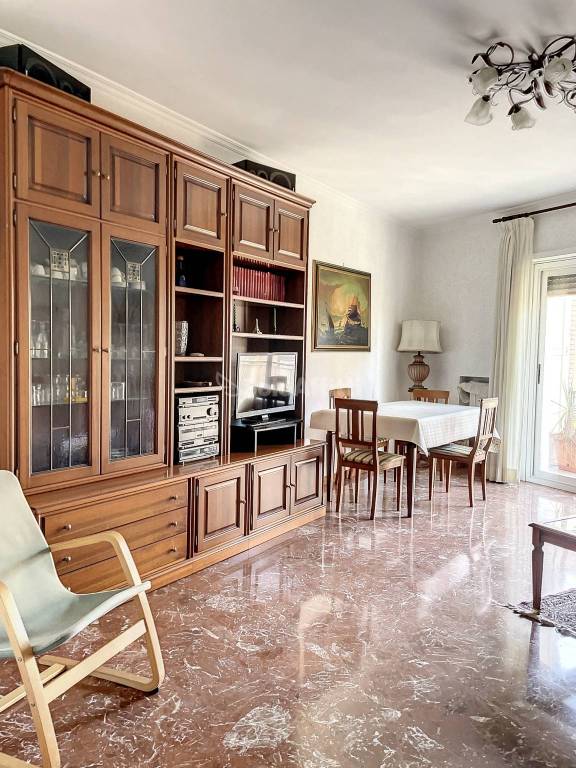 Appartamento in affitto a Roma via Giuseppe Veronese, 35