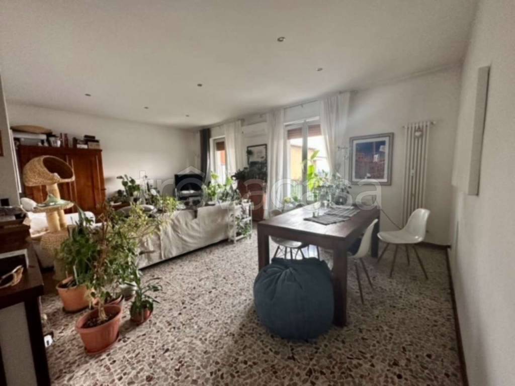 Appartamento in vendita a Cologno Monzese viale Liguria