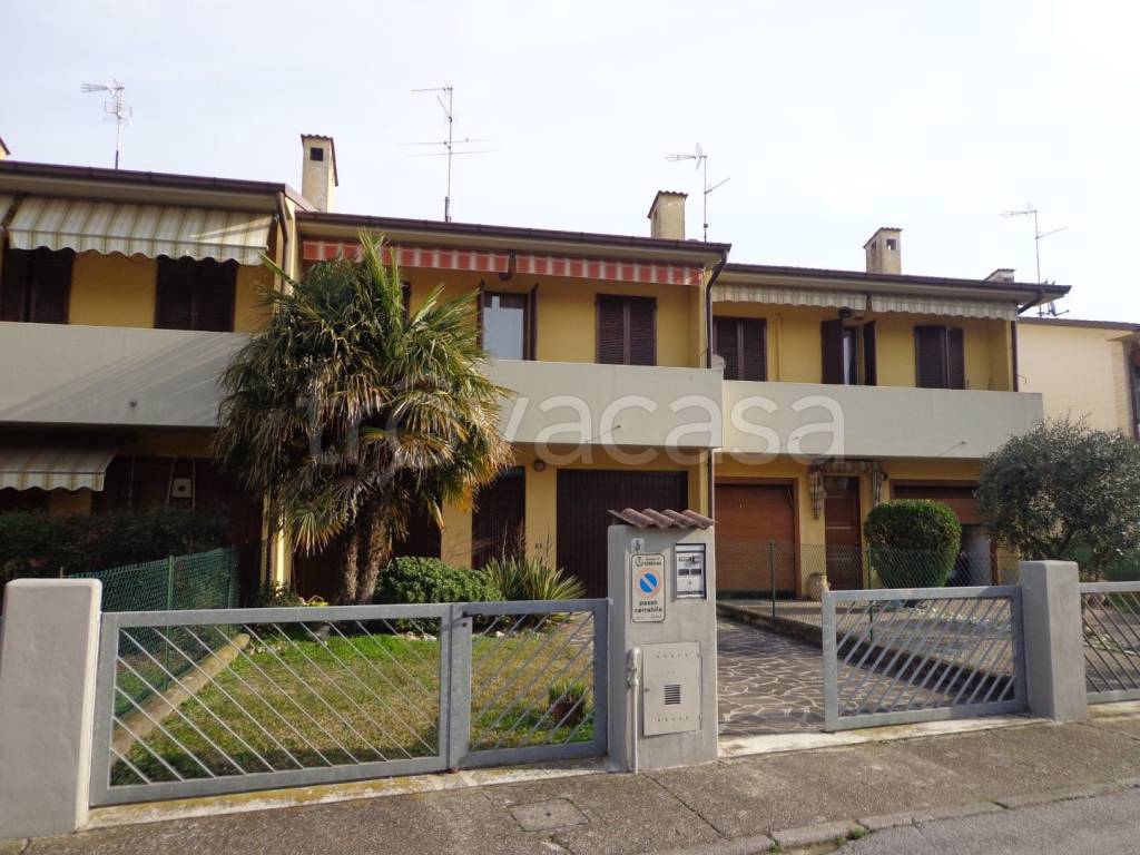 Villa a Schiera in vendita a Soresina via Volontari del Sangue, 5