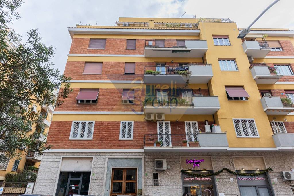 Appartamento in vendita a Roma via Ferdinando Gregorovius