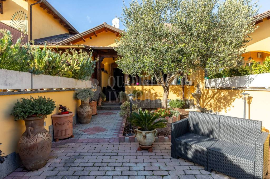 Villa a Schiera in vendita a Fiumicino via Passo Buole, 46