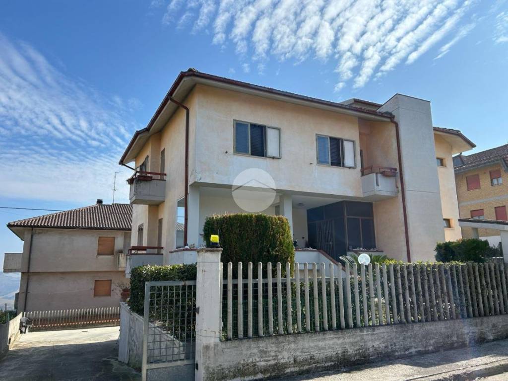 Villa in vendita a Offida via f. Cervi, 5