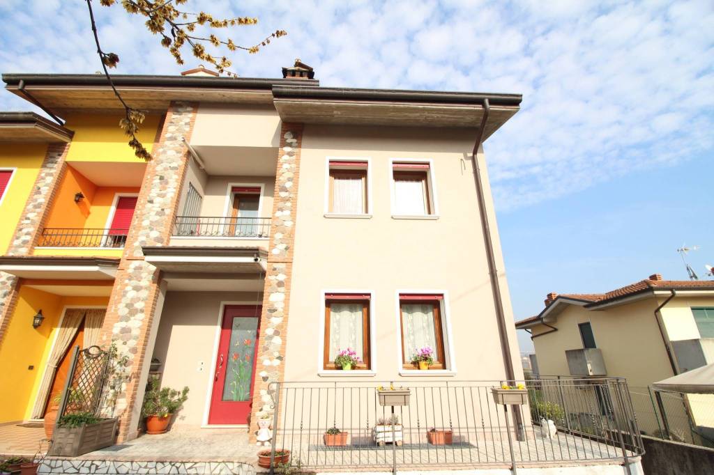 Villa Bifamiliare in vendita a Zugliano via Calcara, 20
