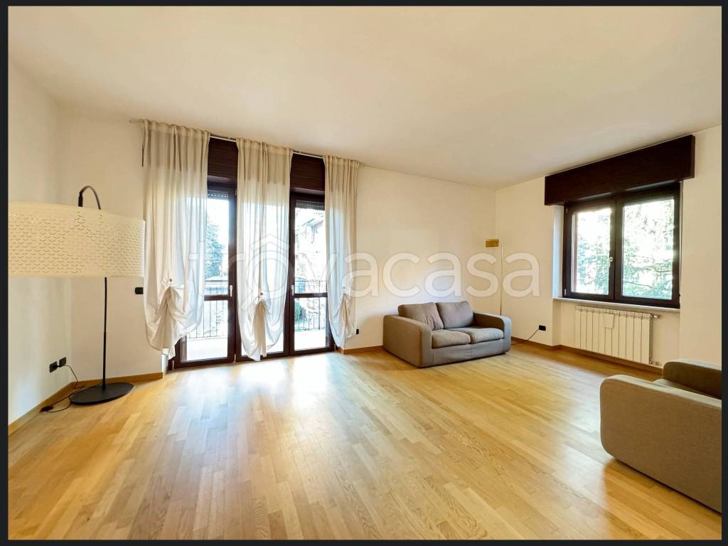 Appartamento in vendita a Milano via Francesco Primaticcio, 135