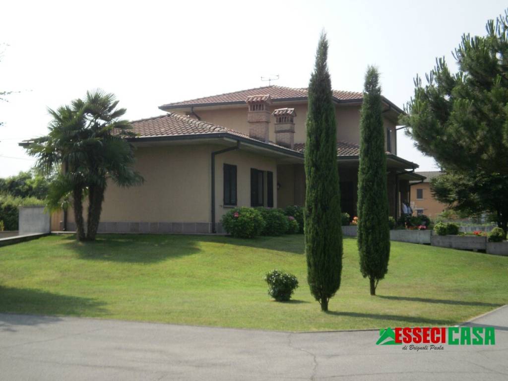 Villa in vendita a Casirate d'Adda via Dante