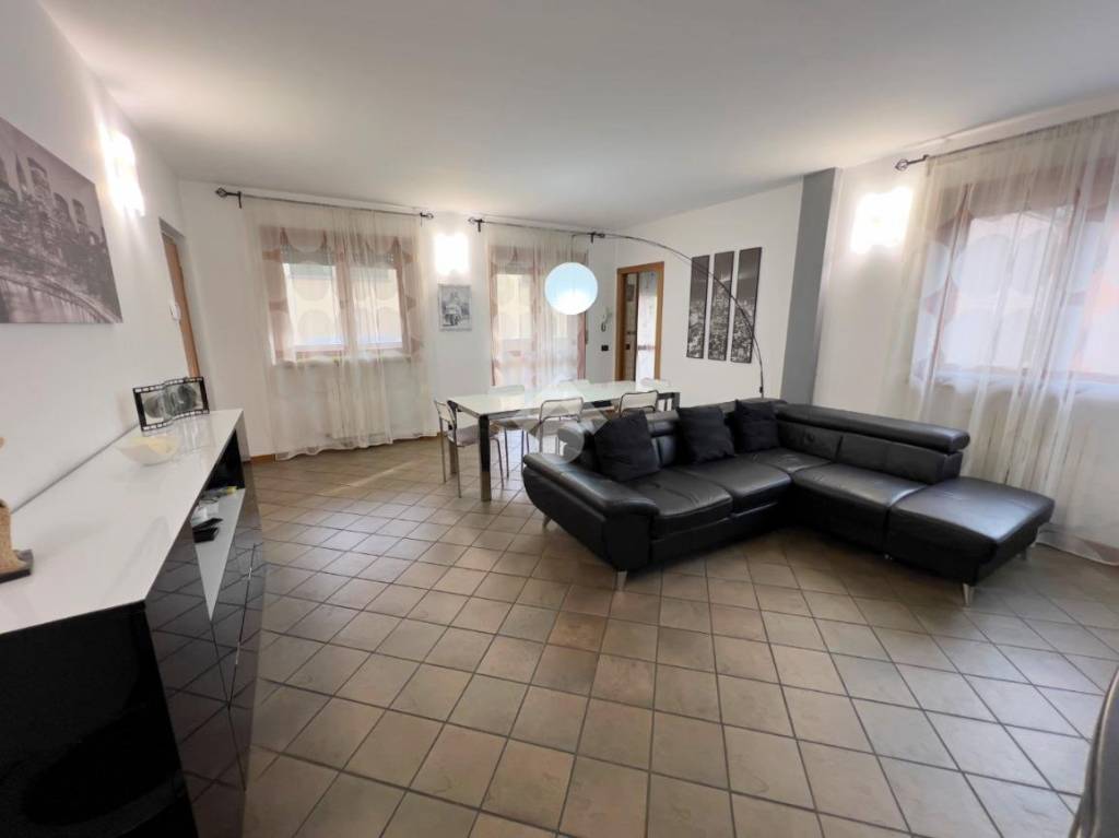 Appartamento in vendita a Paullo via Giuseppe Mazzini, 34