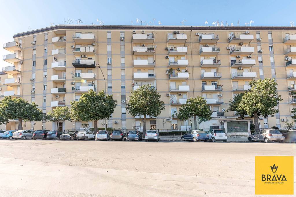 Appartamento in vendita a Palermo via Carmelo Lazzaro