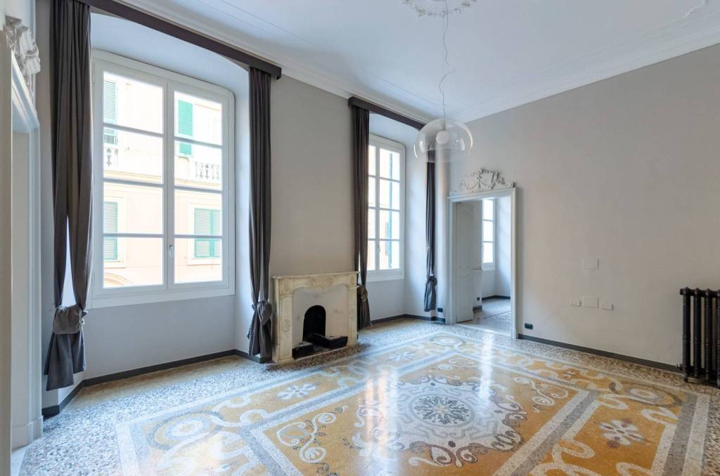 Appartamento in vendita a Genova via Caffaro