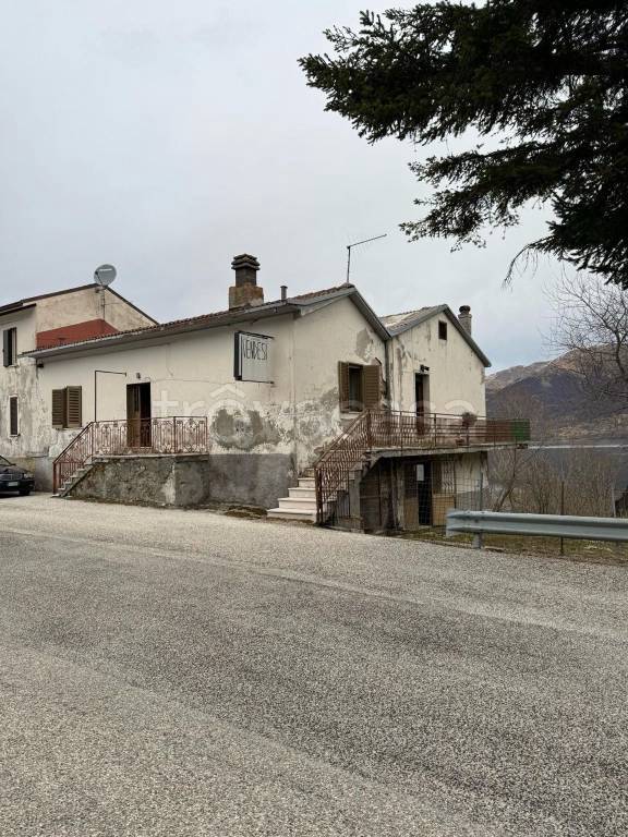 Casa Indipendente in vendita a Campotosto strada Regionale del Lago di Campotosto, 29