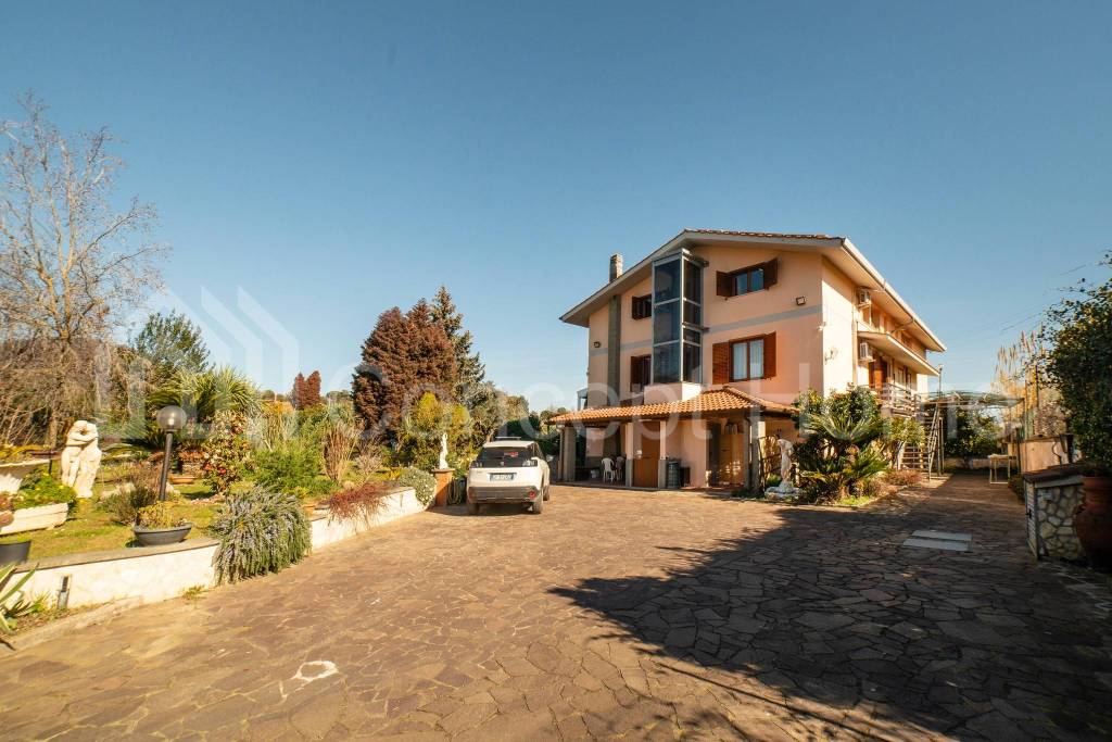 Villa Bifamiliare in vendita a Velletri via Colonnella, 16