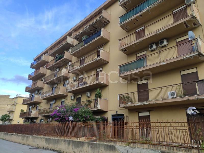 Appartamento in vendita a Palermo via Enrico Cialdini