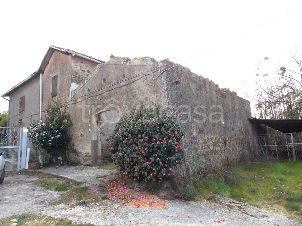 Rustico in vendita a Velletri via Appia Antica, 100