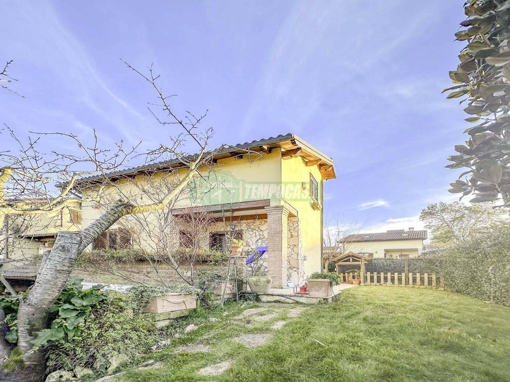 Villa in vendita ad Anguillara Sabazia via delle Palme, Ponton Dell'elce