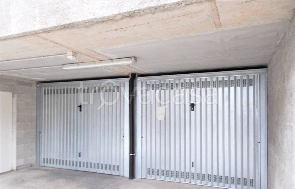 Garage in vendita a Varedo via Giovanni Paolo ii, 5
