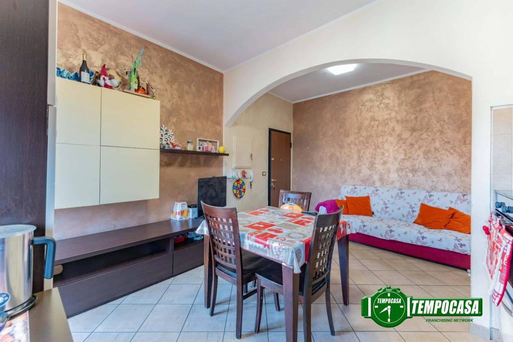 Appartamento in vendita a Carate Brianza via Giacomo Matteotti, 32