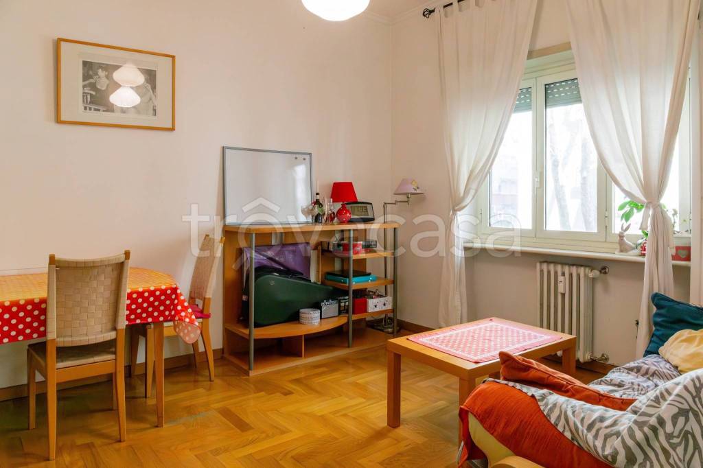 Appartamento in vendita a Roma via Val Trompia, 53
