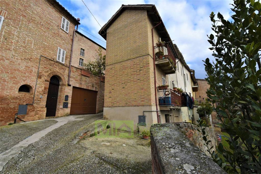 Casa Indipendente in vendita ad Amandola via Nunzio Manardi