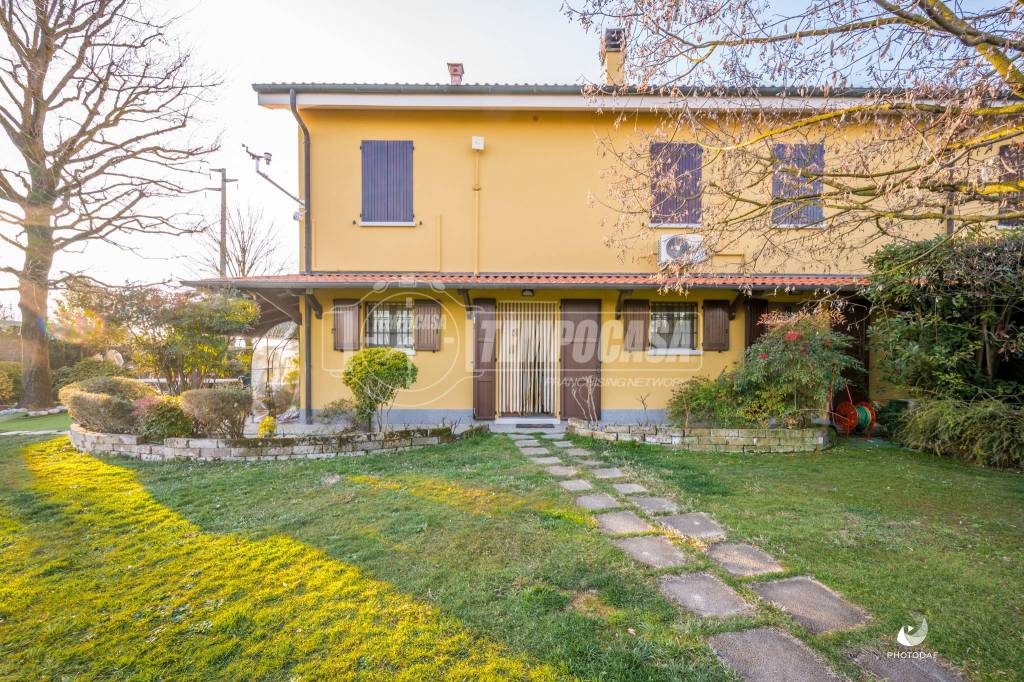 Villa Bifamiliare in vendita a Molinella via Fiume Vecchio