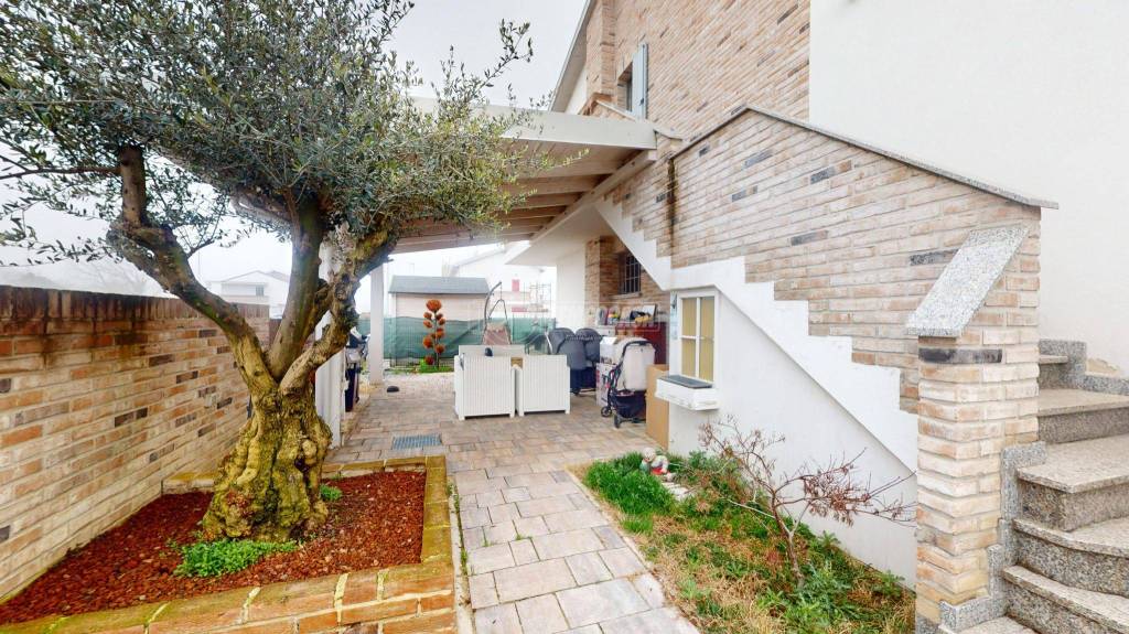 Casa Indipendente in vendita a Vigarano Mainarda via Silvio Infanti 6