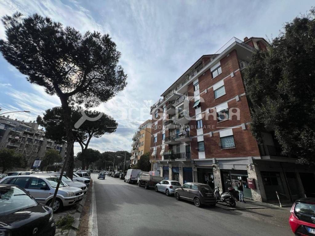 Appartamento in vendita a Roma via San Roberto Bellarmino