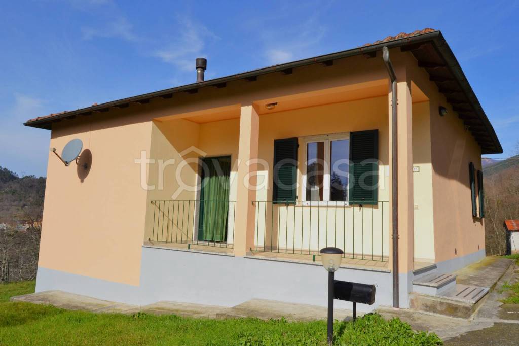 Villa in vendita a Sesta Godano strada Comunale Sesta Godano Bergassana