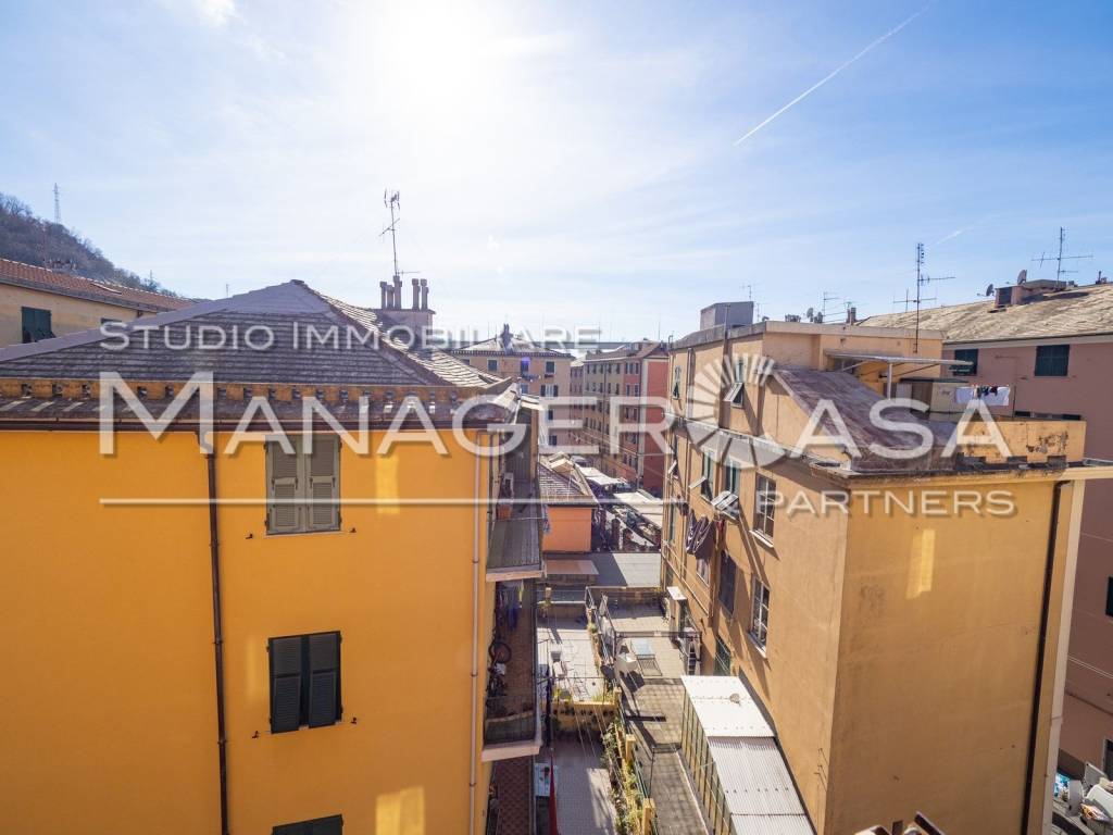 Appartamento in vendita a Genova via Garello