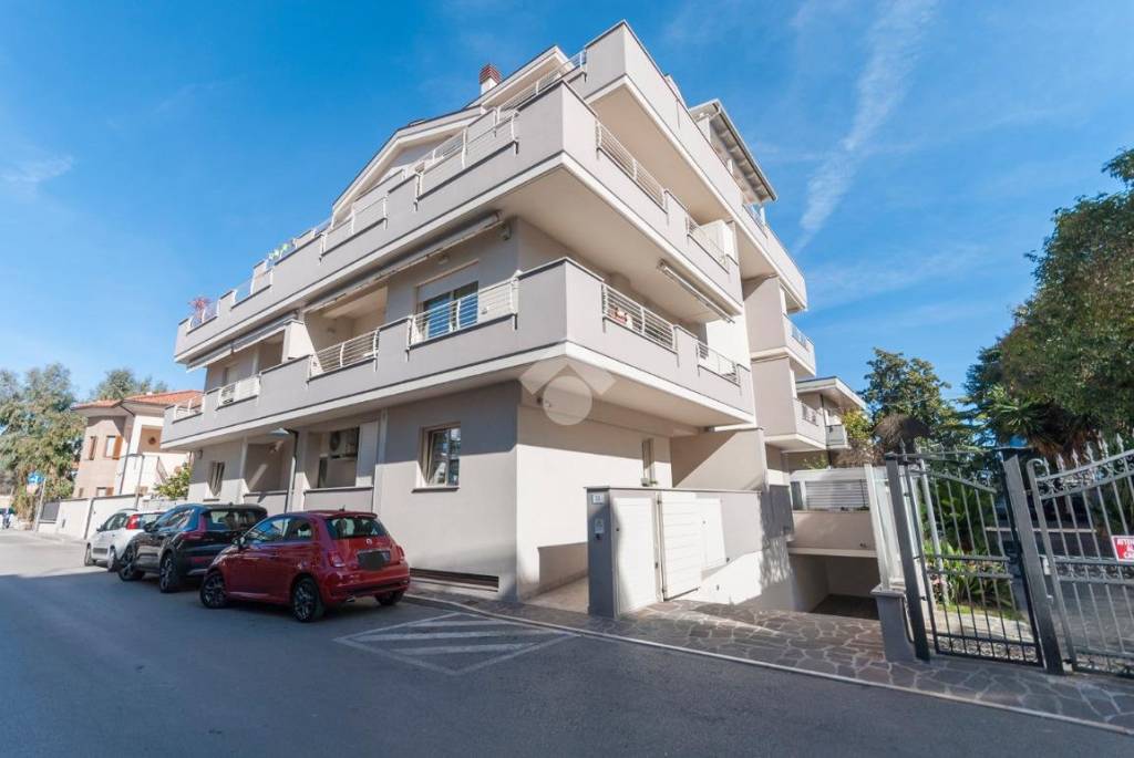 Appartamento in vendita a Roseto degli Abruzzi via Camillo Benso Conte di Cavour, 11