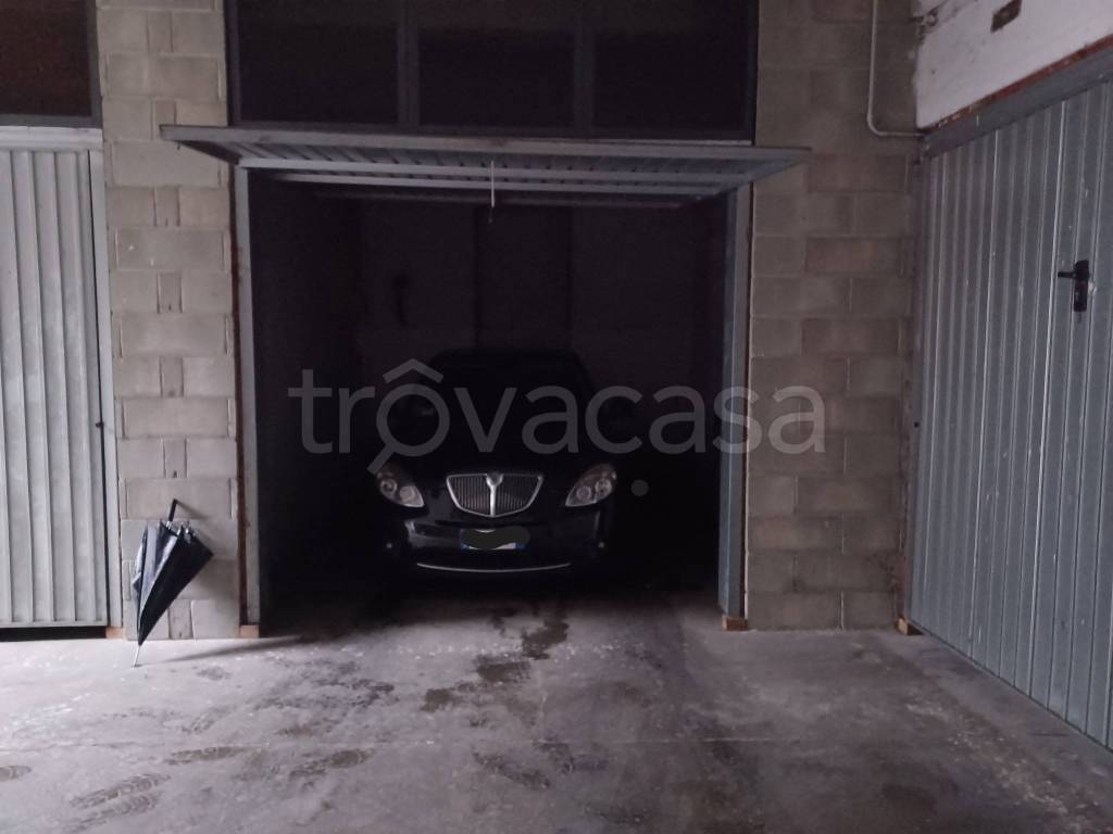 Garage in vendita a Omegna via Edmondo De Amicis