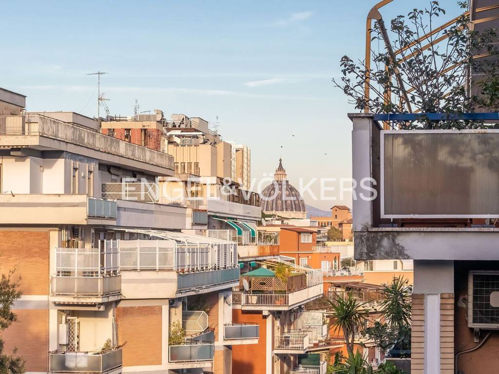 Appartamento in vendita a Roma via dei Savorelli
