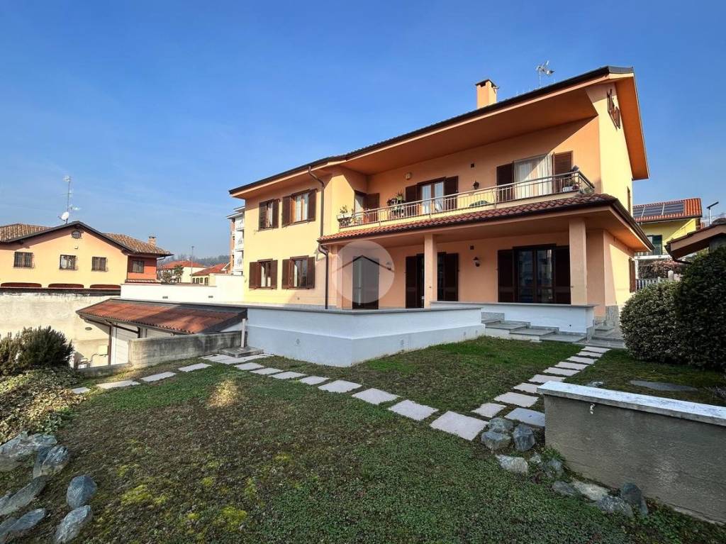 Villa Bifamiliare in vendita a Moncalieri str. Genova, 111