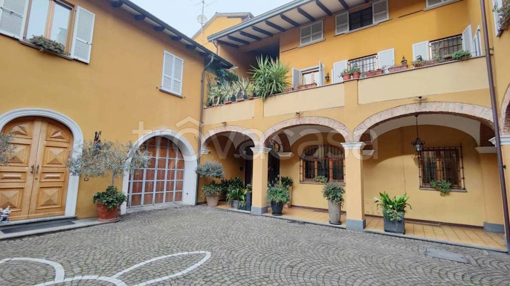 Appartamento in vendita a Piacenza via Borghetto , 29
