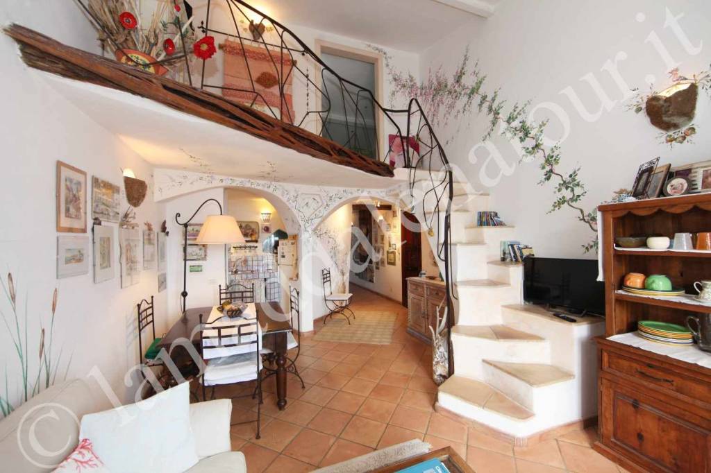 Appartamento in vendita a La Maddalena via Giuseppe Garibaldi, 69
