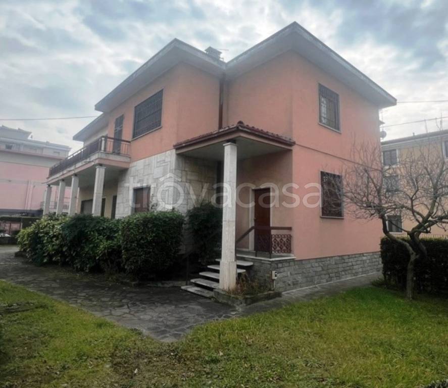Villa in vendita a Brescia via dello stadio, 45