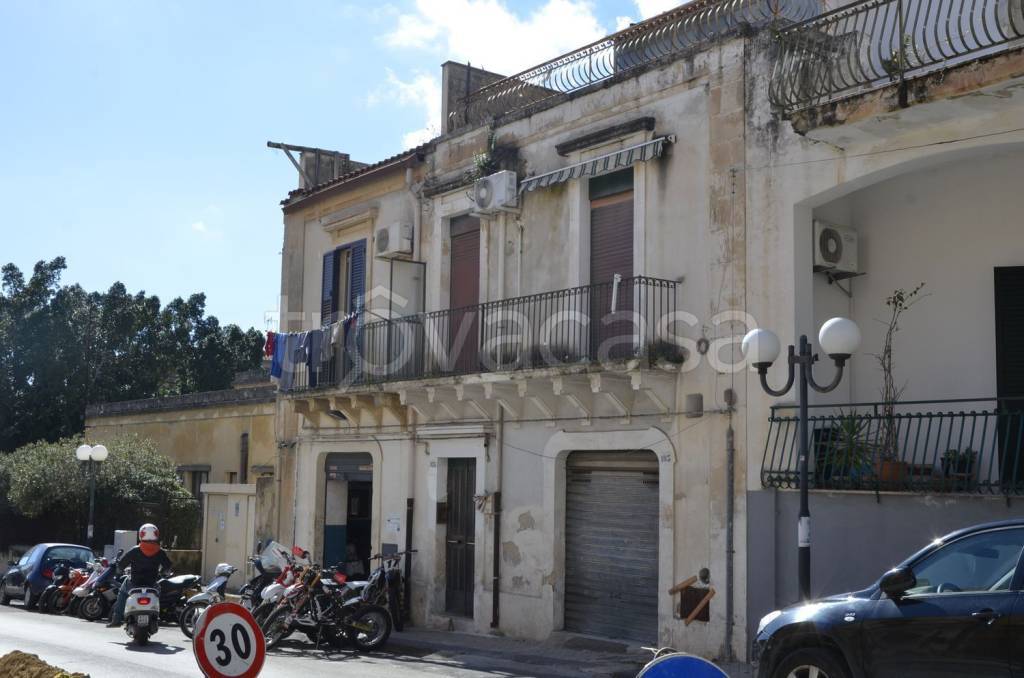 Villa in vendita a Noto viale Principe di Piemonte, 101