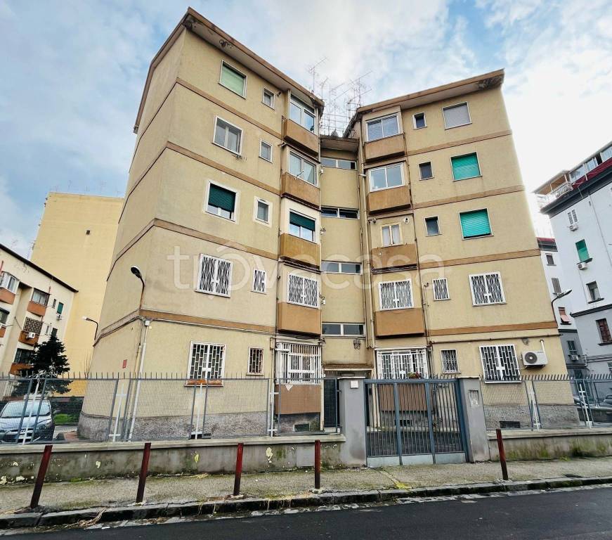 Appartamento in vendita a Napoli via Luigi Mercantini