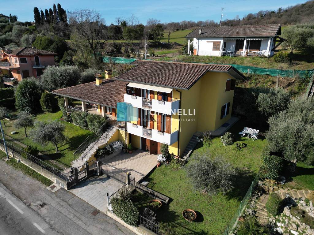 Villa Bifamiliare in vendita a Lonato del Garda via Barcuzzi, 5