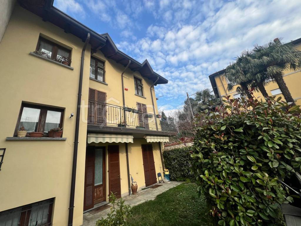 Villa in vendita a Cantù via Fiammenghini, 34