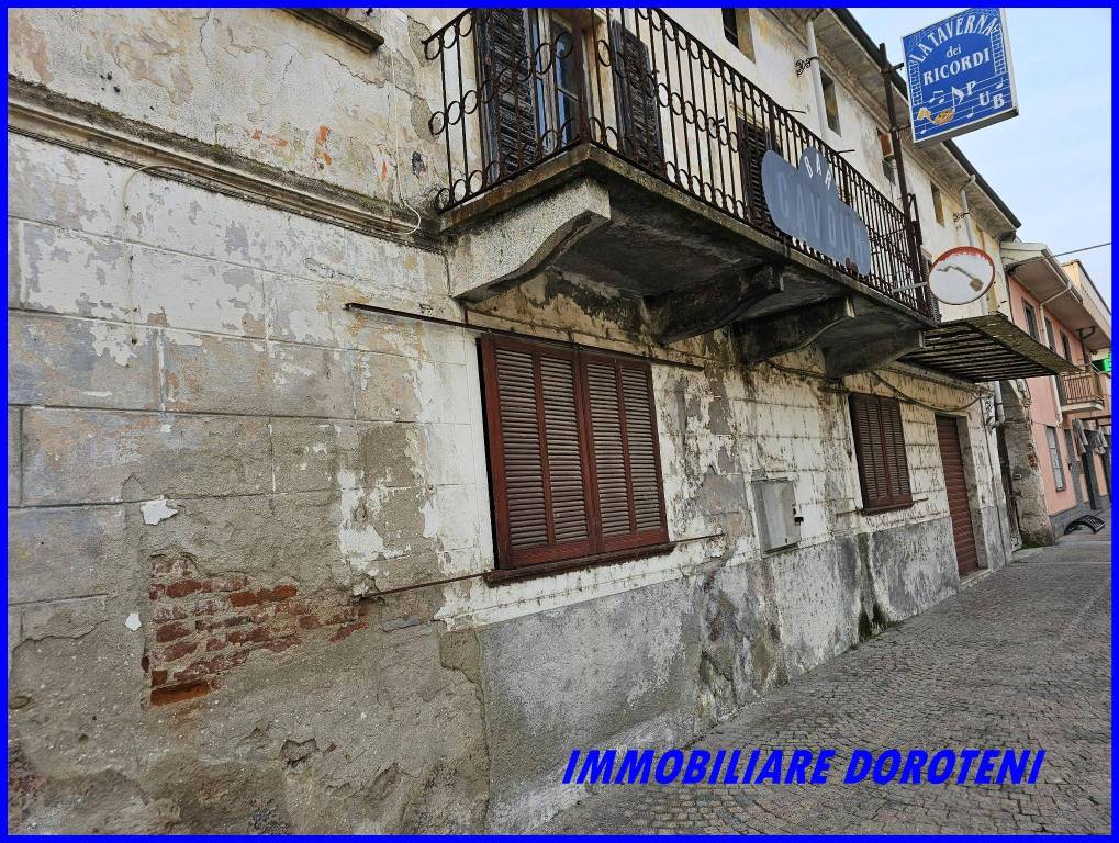 Casa Indipendente in vendita a Villata corso Vittorio Veneto, 57