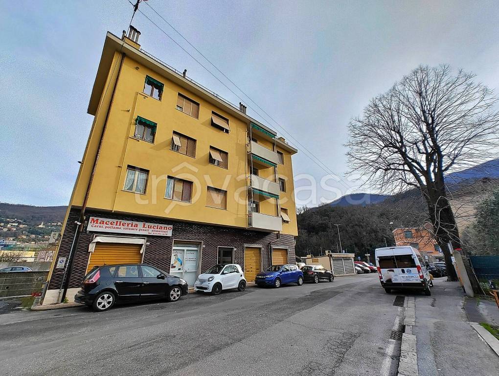 Appartamento in vendita a Genova via Enrico Buscaglia, 1