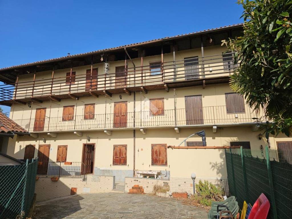 Casa Indipendente in vendita a Rocca Canavese borgata remondato, 42